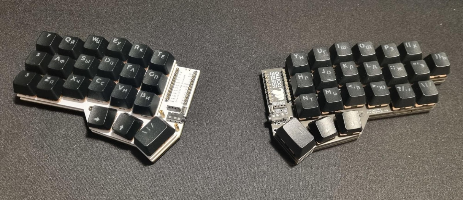 FrankenJorne, он же JorneStein, 43-клавишный монстрик, слепленный из прокрастинации и односторонней левой платы.